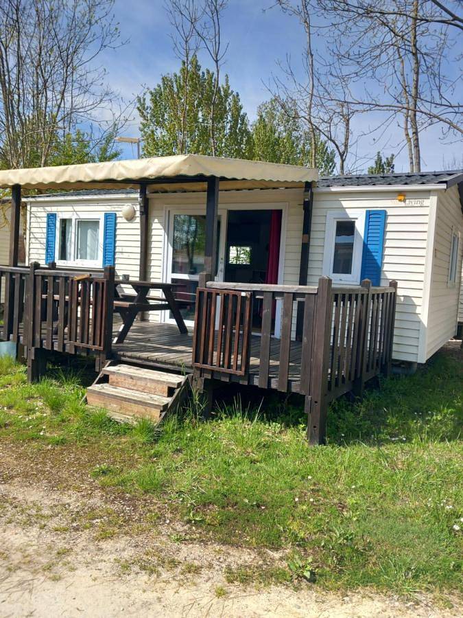 Gîte pour 4 personnes, avec piscine ainsi que terrasse et jardin, animaux acceptés à Châtillon-sur-Broué - 2