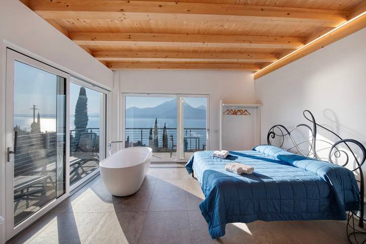 Apartamento estúdio para 2 pessoas, com vista para o lago e varanda - 1