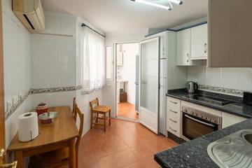 Apartamento para 6 Personas en Playa de Torre del Mar, Vélez-Málaga, Foto 2