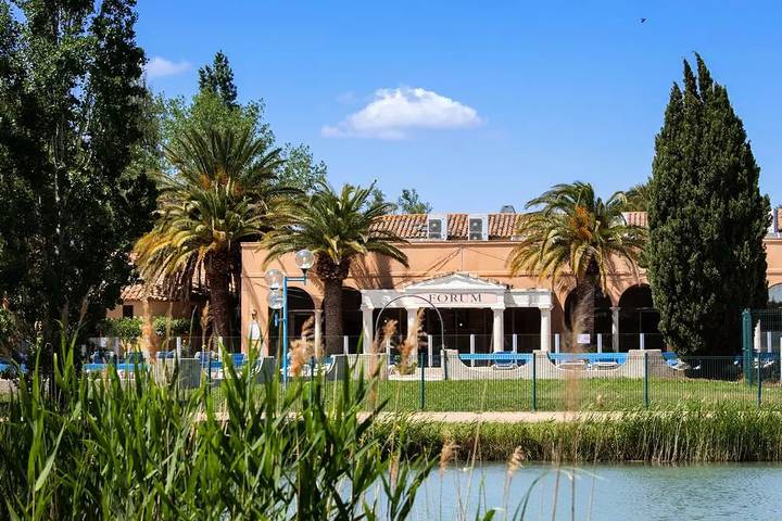 Hôtel pour 3 personnes, avec Piscine et Sauna à Arles