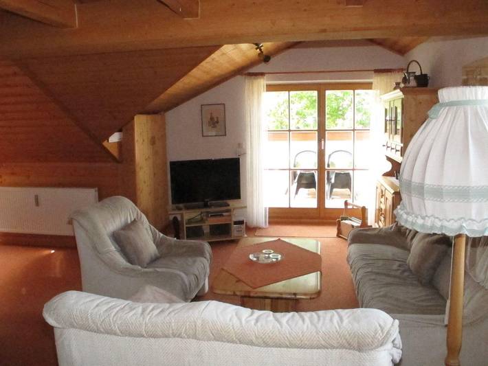 Ferienwohnung für 6 Personen, mit Balkon und Garten, kinderfreundlich in Haidmühle