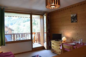 Chalet für 4 Personen, mit Balkon und Ausblick in Méribel
