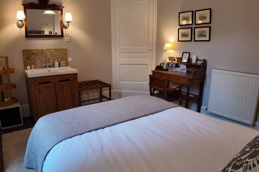 Comfortabele en charmante kamer Montravel in de nummer 1 B&B van Ribérac. in Ribérac, Périgord Vert