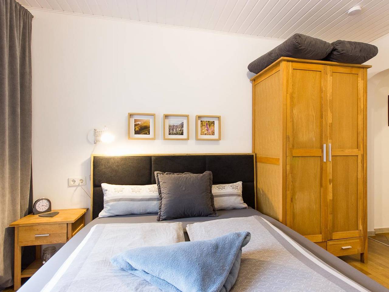 Ganze Ferienwohnung, Moselstudio Rosenburgblick - Kleines gemütliches Studio 1. in Moselnähe in Zeltingen-Rachtig, Bernkastel-Kues & Umgebung