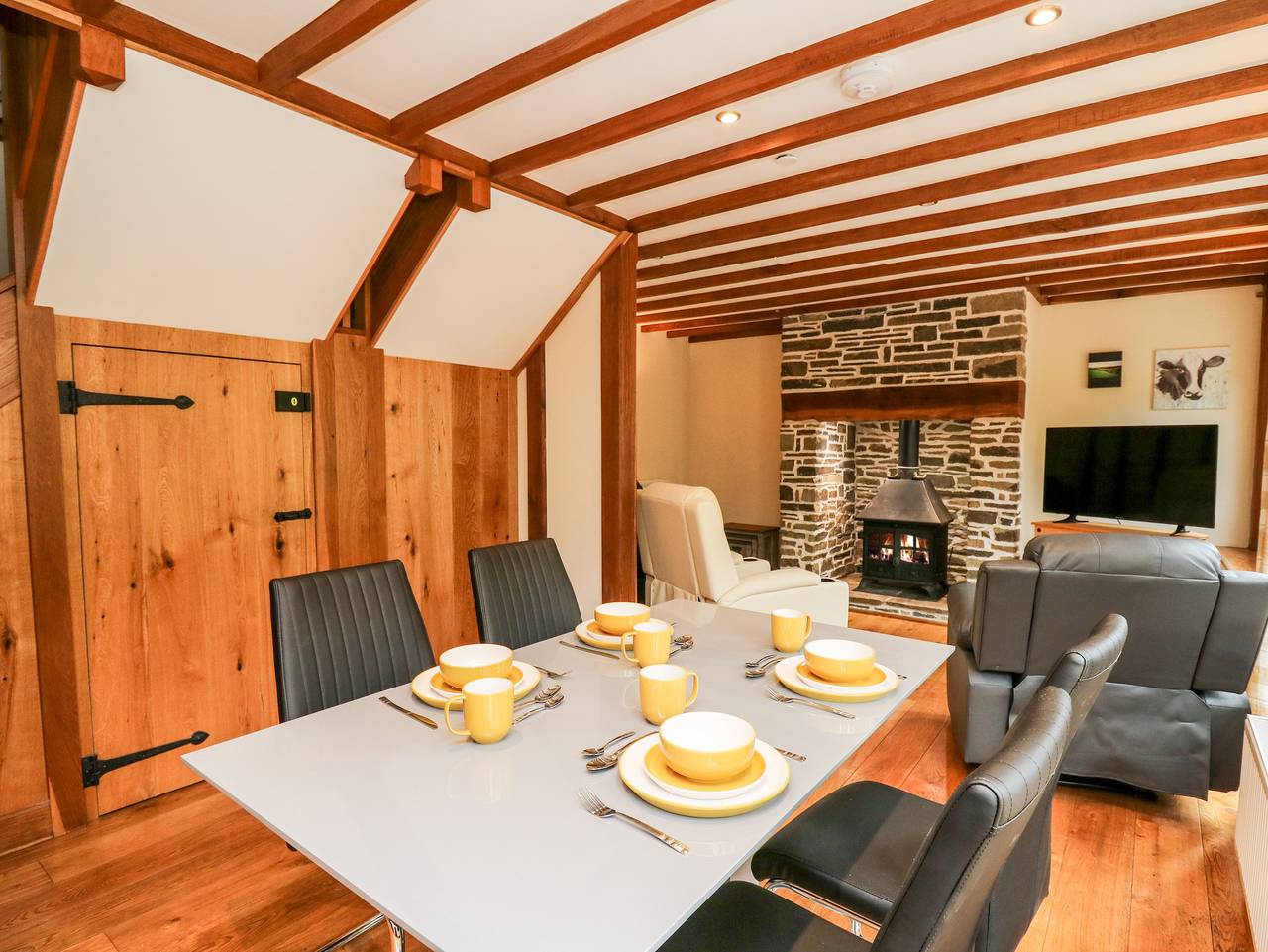 Ploony Barn in Powys