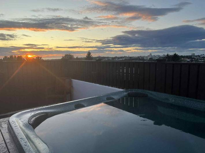 Location de vacances pour 6 personnes, avec jacuzzi ainsi que sauna et jardin, adapté aux familles en Islande - 3