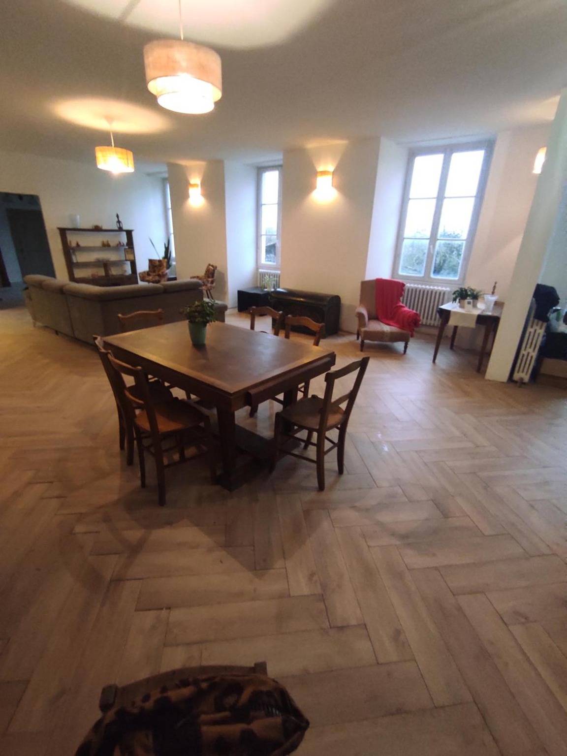 Landhaus 'Val D'egray' mit privater Terrasse, privatem Garten und Wlan in Champdeniers-Saint-Denis, Niort und Umgebung