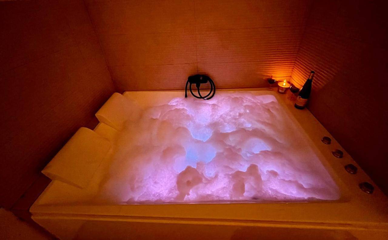 Appartement entier, Studio with Spa Bath in Lapoutroie, Parc naturel régional des Ballons des Vosges