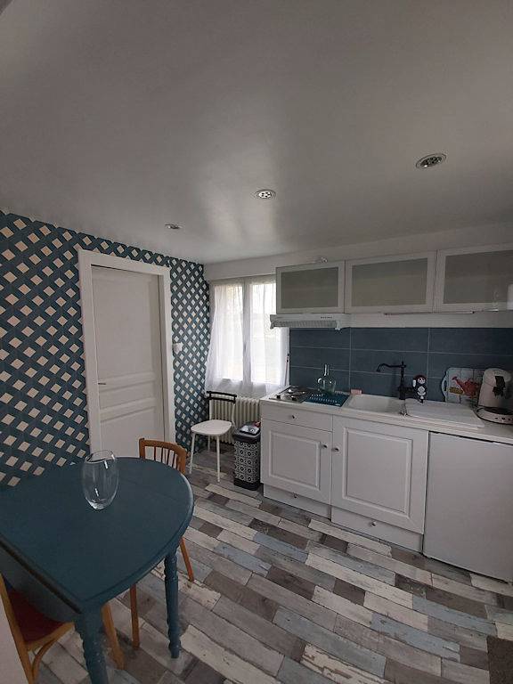 Studio entier, Gîte Les Hirondelles avec jacuzzi gratuit in Soings-en-Sologne, Sologne