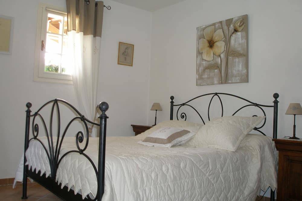 House / Villa - Beaucaire in Beaucaire, Nimes region