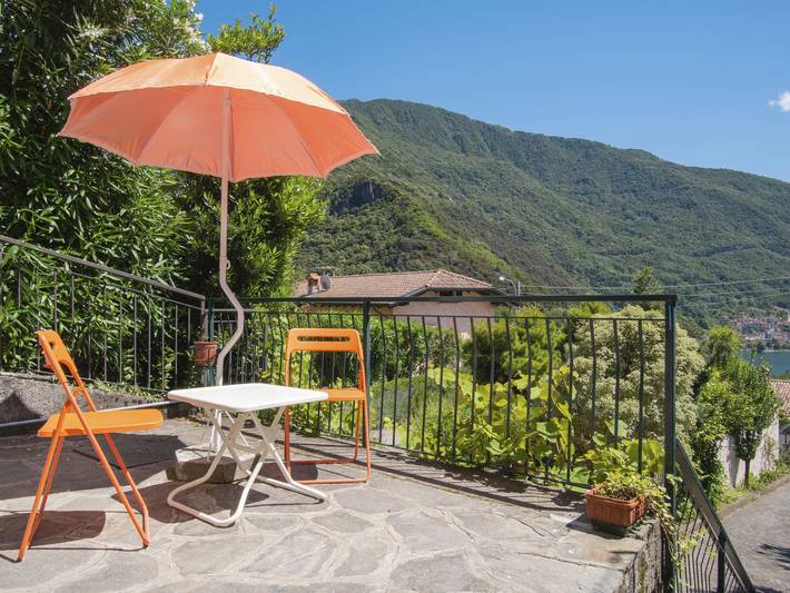 Ferienhaus für 3 Personen, mit Balkon und Terrasse sowie Garten und Seeblick in Colico - 3