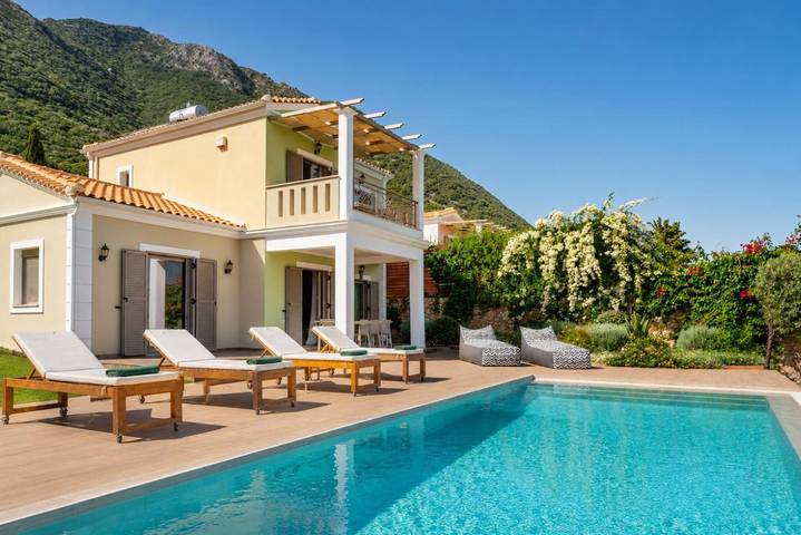 Villa voor 6 personen, met terras en tuin in Alexandros