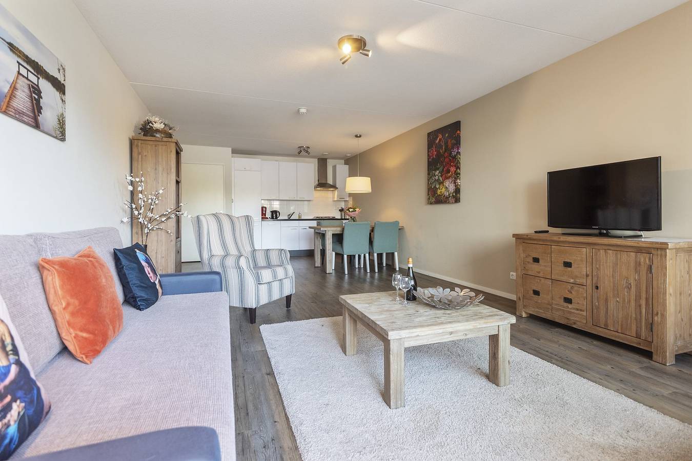 Geheel appartement, Ruimtelijk luxe appartement op de begane grond - Kaag Resort 3 in Warmond, Nederlandse Noordzeekust
