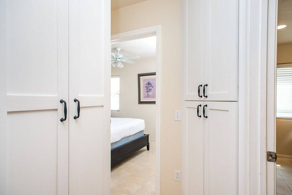 Entire apartment, Belmont Park And Sea World Boardwalk Bungalow in Mission Beach, San Diego