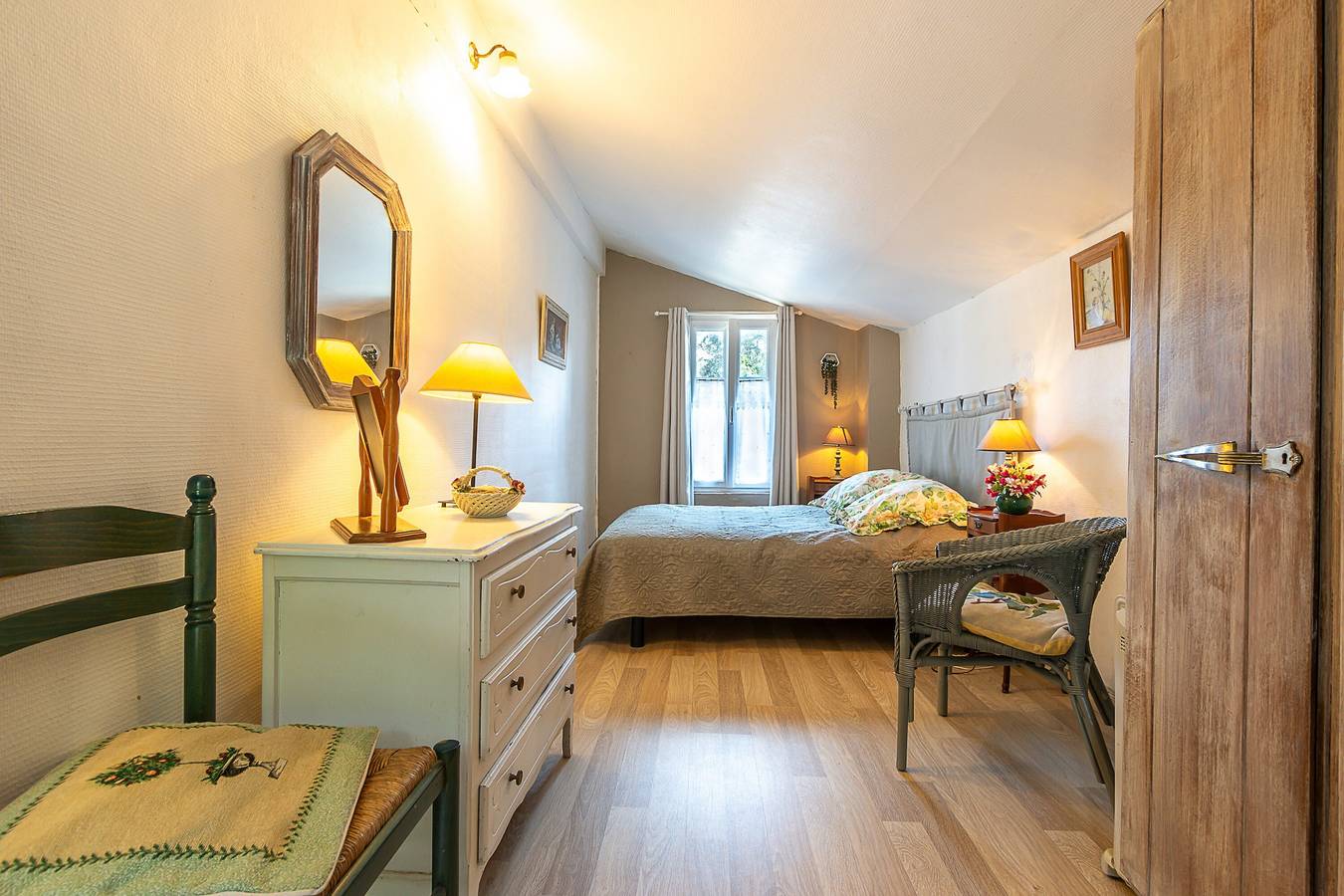Ganze Wohnung, Ferienwohnung 'Pieds Dans L'eau À Plage Des Dames' mit Meerblick, privater Terrasse und Wlan in Noirmoutier-en-l'Île, Noirmoutier
