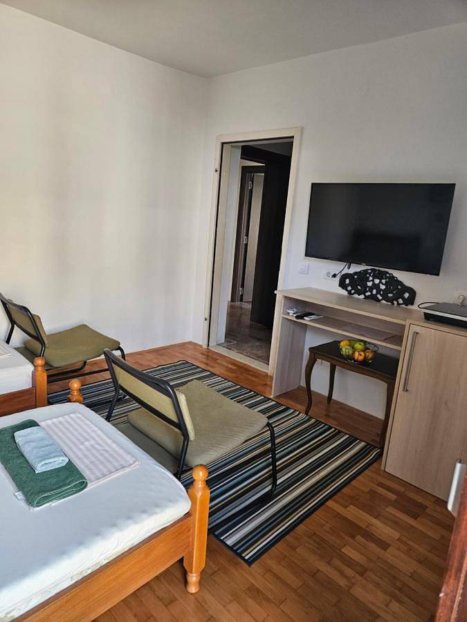 Maison d’hôte pour 3 personnes, avec jardin et vue dans Tivat - 2
