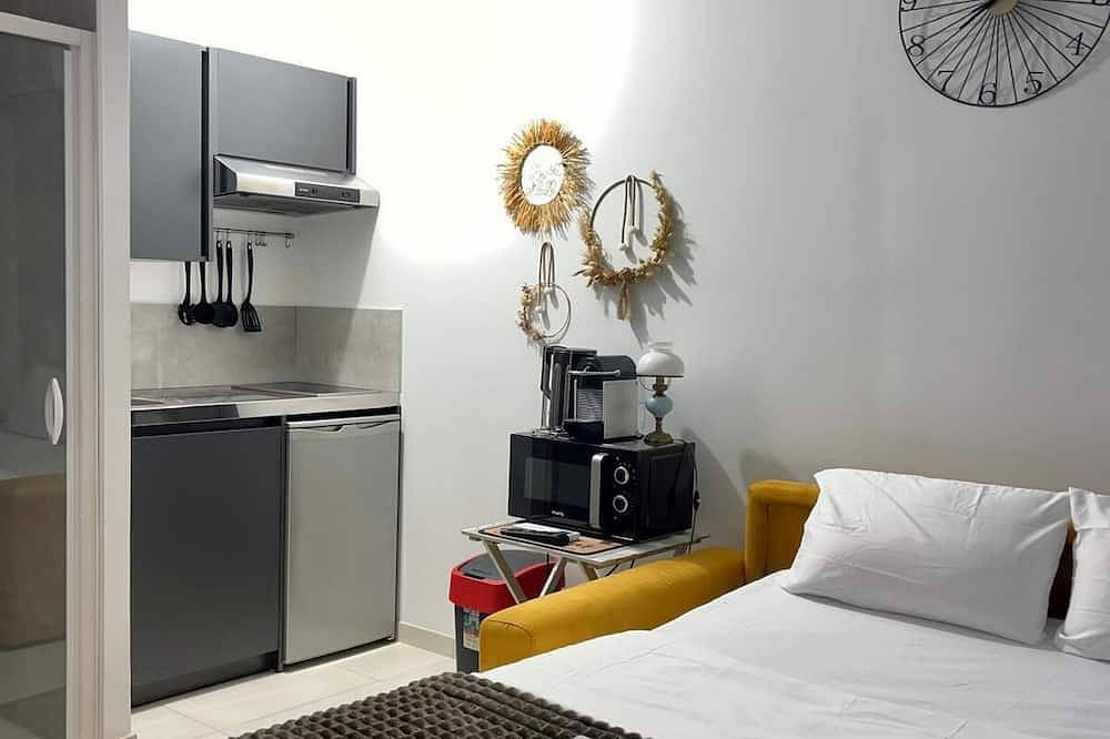 Entire apartment, Studio Neuf Avec Accès Piscine in Valergues, Côte d'Améthyste