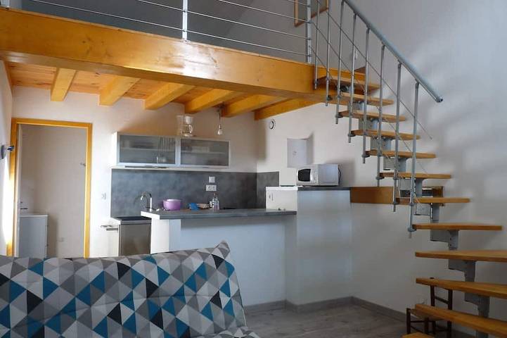 Gîte pour 2 personnes, avec Terrasse ainsi que Jardin et Piscine à Luchat