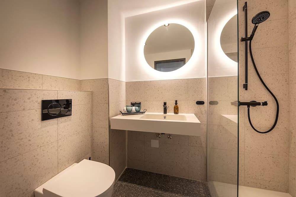 Romantic Escape | Elegant Double Stay | Pet Friendly | Near Castle of Isenburg in Offenbach-sur-le-Main, Offenbach