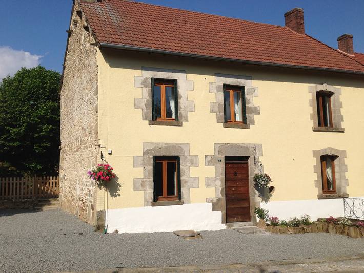 Gîte pour 10 personnes, avec piscine