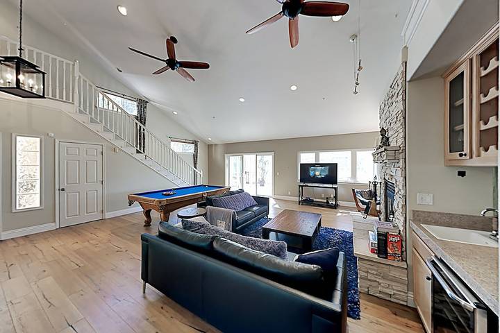 Vacation rental for 9 people, with balcony in Atascadero