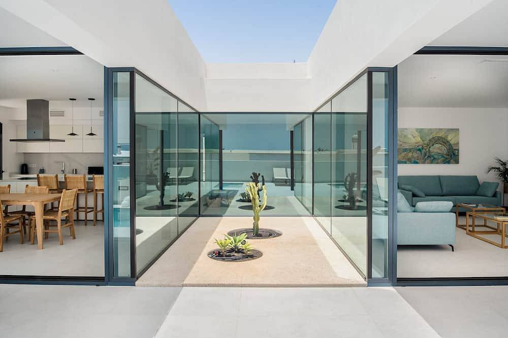 Taboire 3 by Buenavilla| Luxurious 3 bedroom villa for an exclusive holiday in Puerto Calero, Yaiza