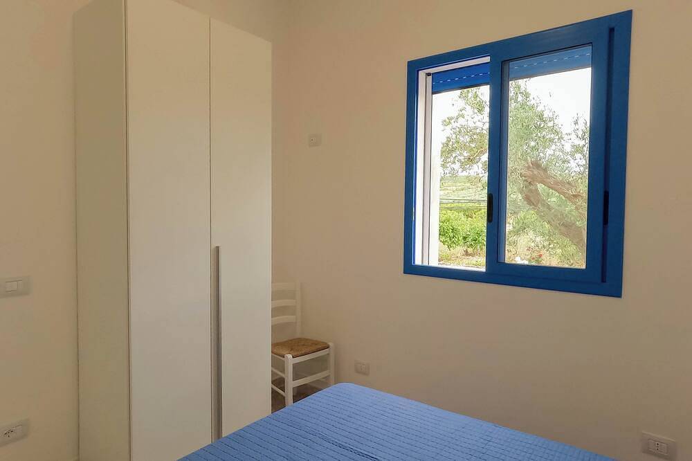 Waning Moon - Among the Citrus Trees in Ribera in Ribera, Agrigento Provincen