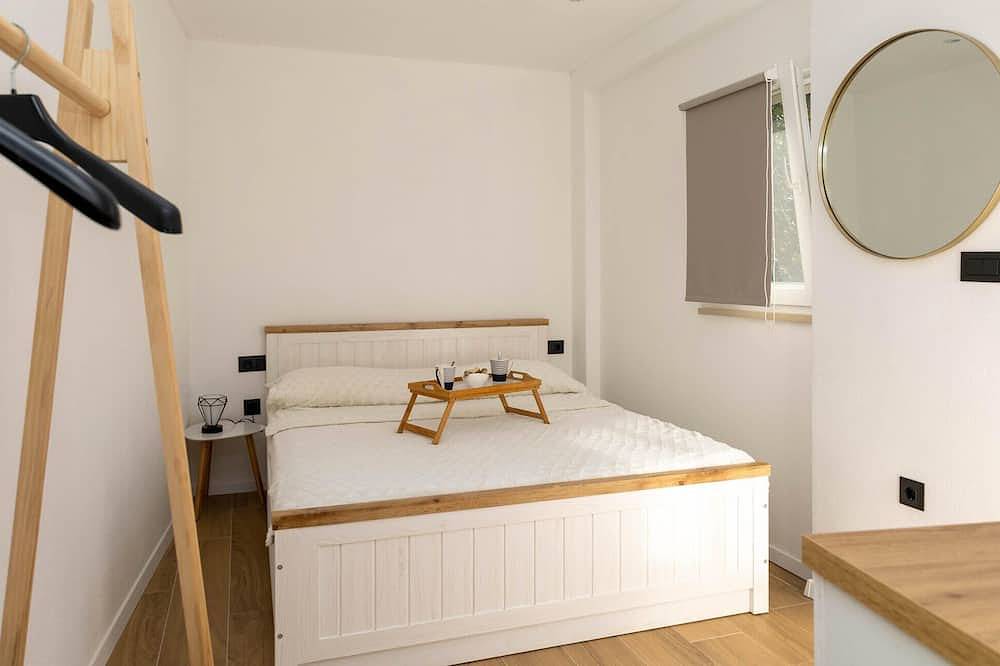 Beautiful home in Supetar with Wifi in Supetar, Brac