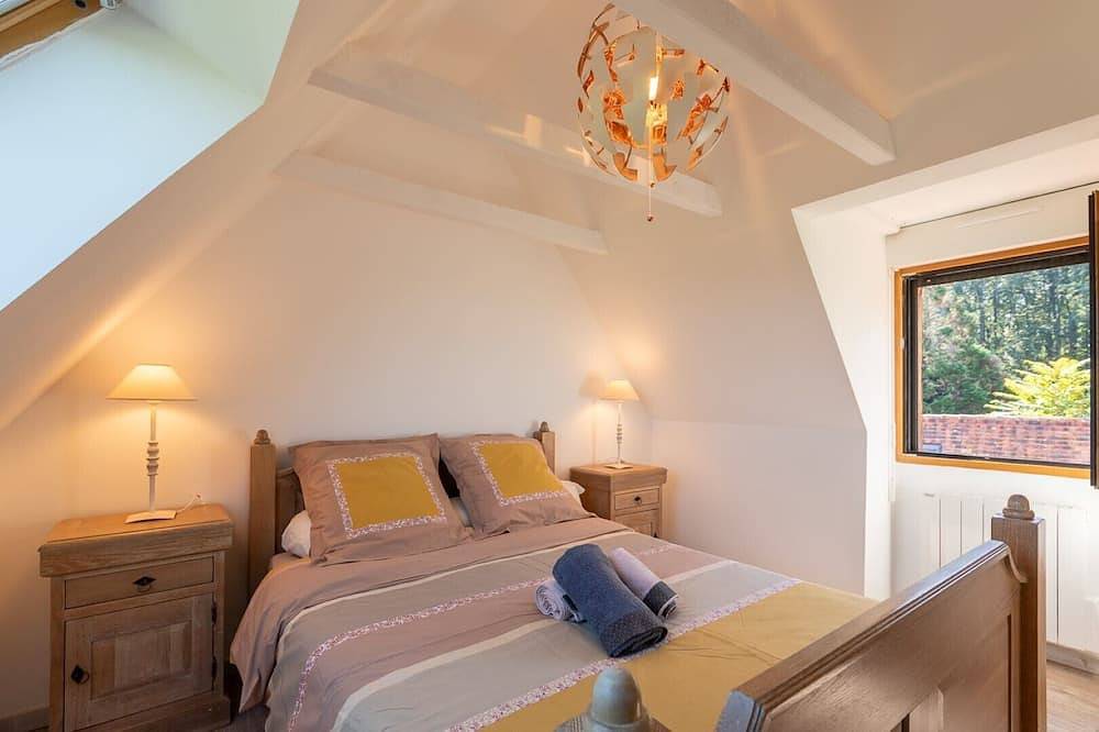 Beautiful typical French Manor with private swimming pool in Anglars-Nozac, Quercy