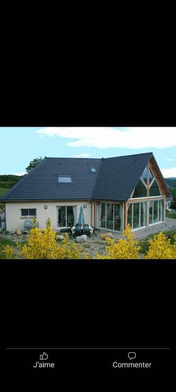 Gîte pour 8 personnes, avec vue et jardin à Bort-les-Orgues