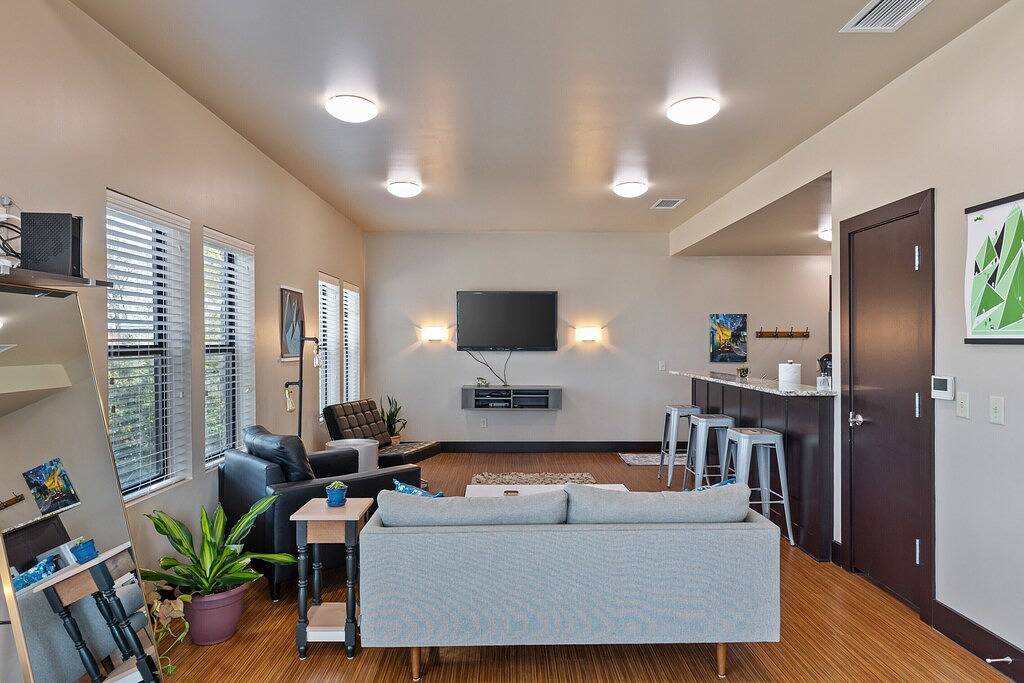 Ganze Wohnung, Ft Worth Southside Loft 201- Walk to Magnolia Ave! in Fort Worth, Tarrant County