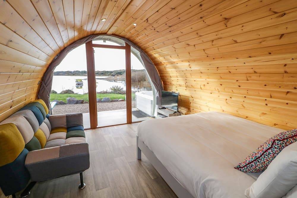 The Wheelhouse Pod No. 1, romantic in Burtonport, County Donegal in Glenties, County Donegal