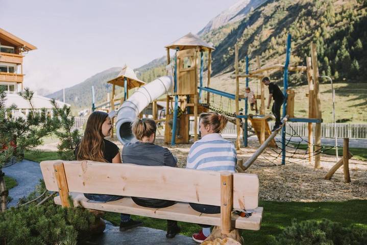 Hotel für 4 Personen, mit Ausblick und Sauna sowie Garten am Hintertuxer Gletscher - 2