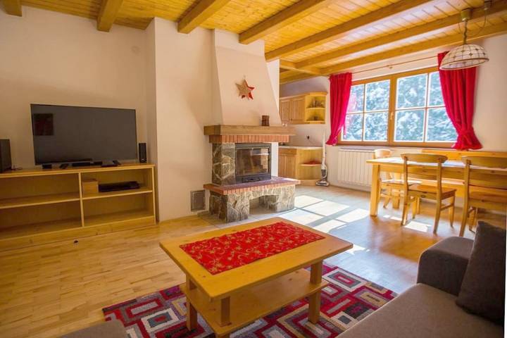 Ferienwohnung für 6 Personen, mit Pool und Whirlpool sowie Sauna und Balkon