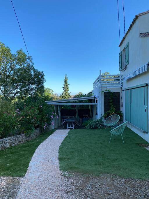 Location de vacances pour 8 personnes, avec piscine et vue ainsi que jardin et terrasse, animaux acceptés à Saint-Hippolyte-du-Fort - 4