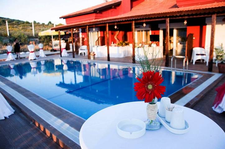 Hotel für 2 Personen, mit Pool und Garten sowie Terrasse in Cesme