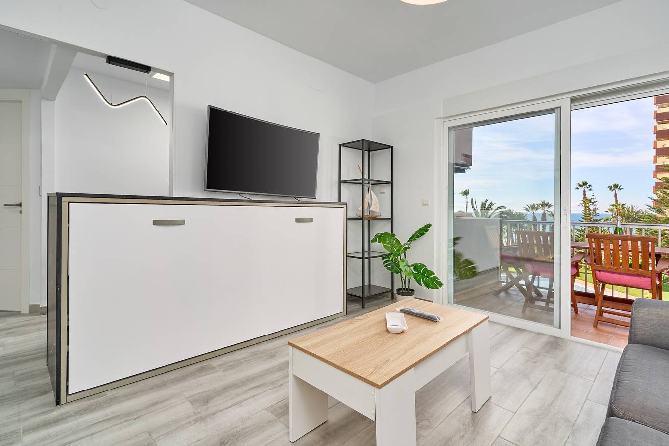 Ganze Wohnung, Ferienwohnung 'Apartamento Son De Mar Gondolas' mit Meerblick, Gemeinschaftspool und Wi-Fi in Playa Puerta del Mar, Almuñecar