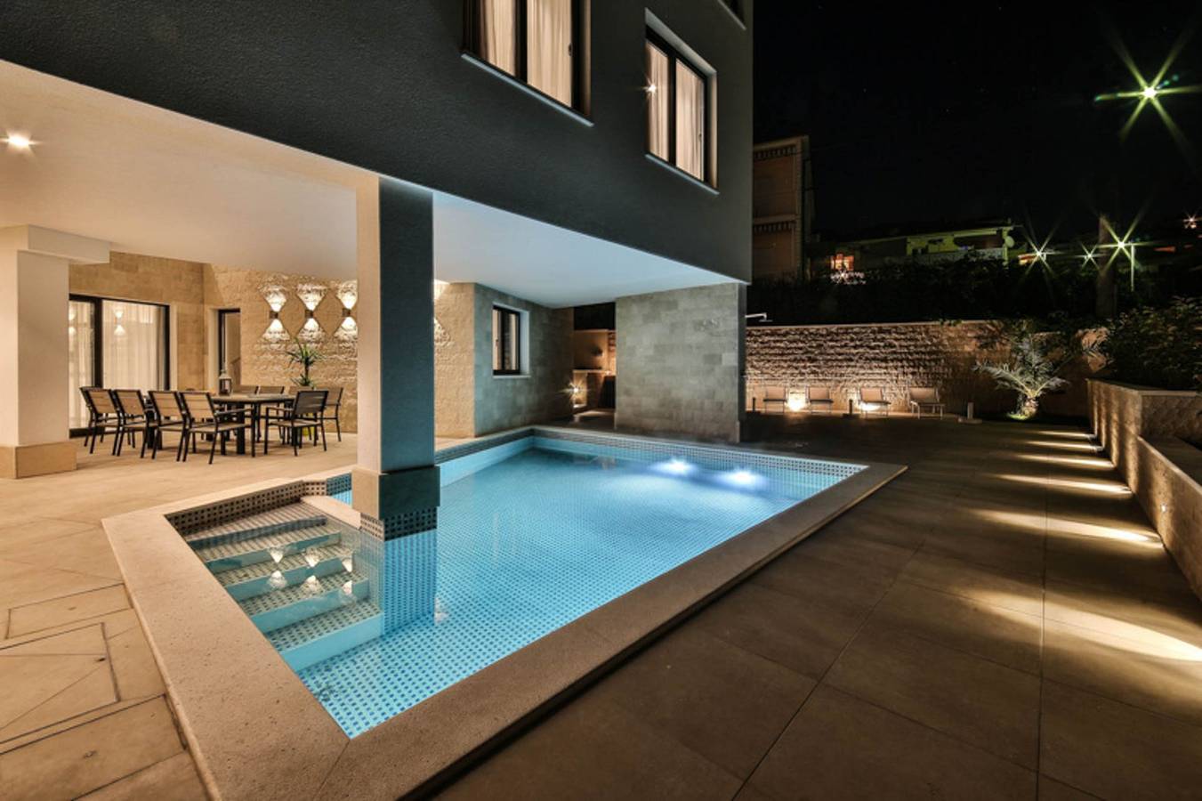 Villa für 14 Personen mit Garten in Trogir, Ciovo