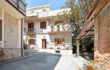 Ferienhaus für 13 Personen, mit Garten und Terrasse sowie Pool in Kalabrien