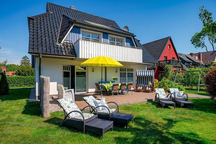 Ferienhaus für 13 Personen, mit Garten und Sauna in Prerow