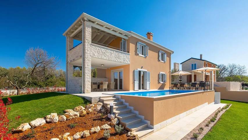 Ferienhaus für 5 Personen, mit Garten und Balkon sowie Pool