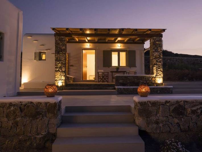 Location de vacances pour 4 personnes, avec piscine et balcon/terrasse, adapté aux familles dans Kalafatis