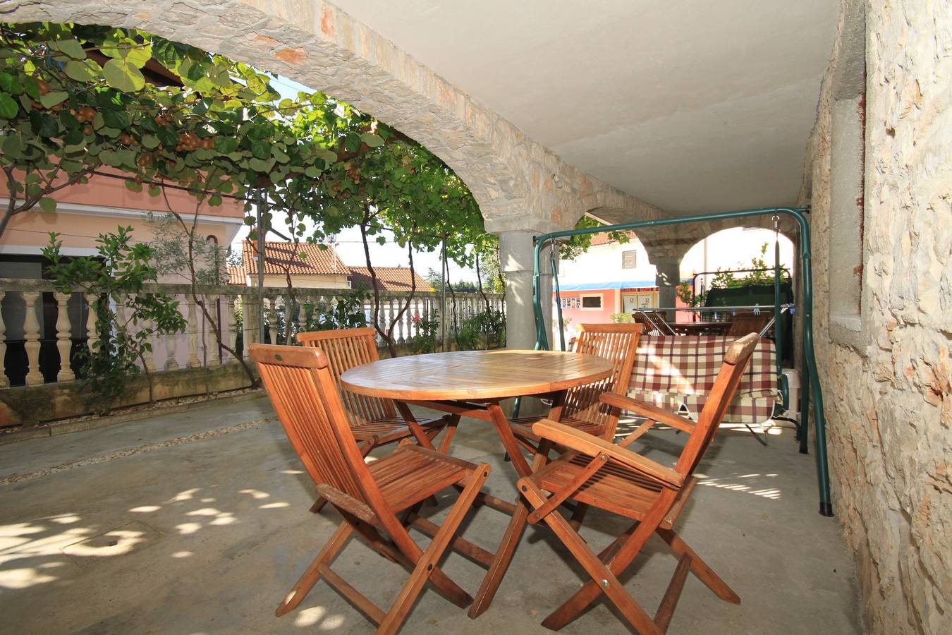 Ganze Wohnung, 1-Zimmer-Ferienwohnung mit Terrasse Basanija, Umag A-7148-b in Umag, Umag und Umgebung