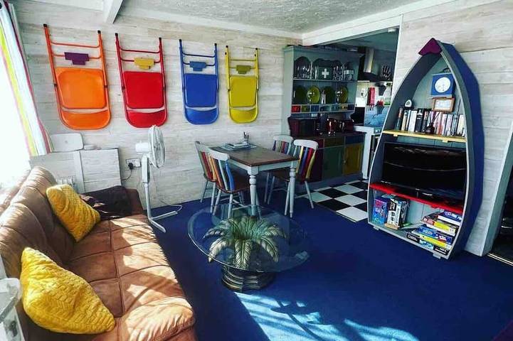 Chalet for 6 people, with pool and garden, with pets in Scratby