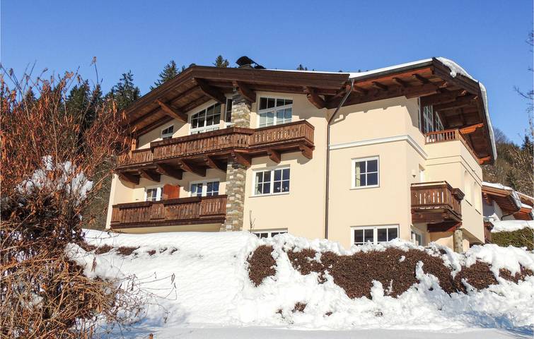 Geheel vakantieappartement, Bergzicht Retreat met Parkeerplaats & WiFi in Brixen im Thale, Kaisergebirge