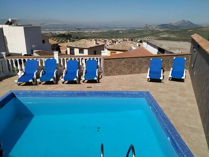 Casa de vacaciones para 9 personas, con jardín además de piscina y terraza, Se admiten mascotas en Vega de Granada - 2