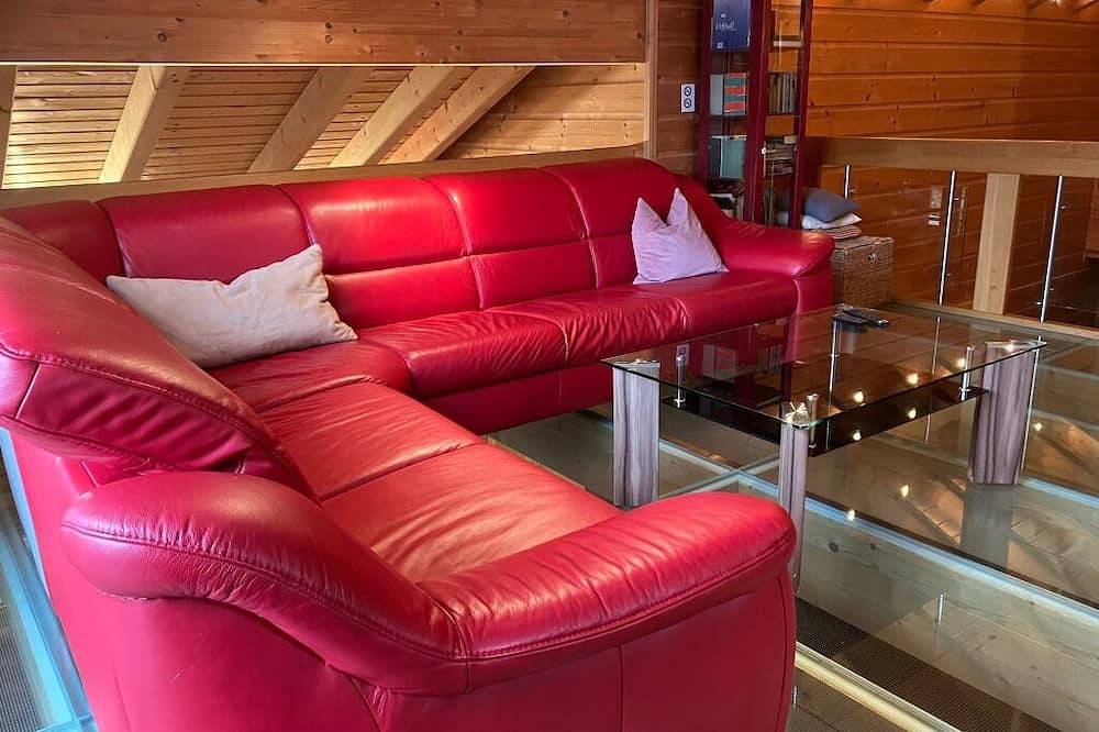 Villa Berlin beheizter Pool 24°C - 7 Bäder - Premium - Ebeling Ferienhaus in Schöneiche bei Berlin, Märkische Schweiz-Oderland