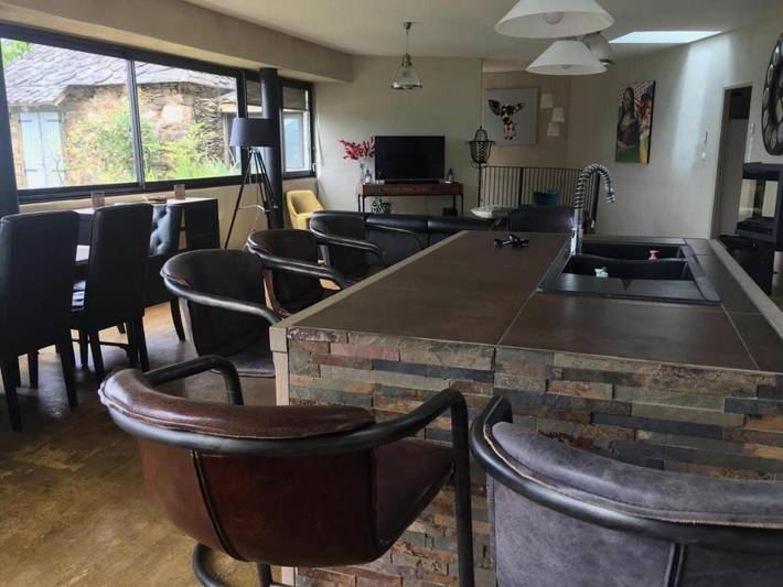 Gîte pour 8 personnes, avec piscine à Altillac - 4