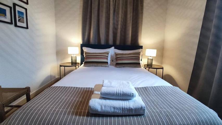Casa de férias para 4 pessoas, com jardim e jacuzzi em Torreira