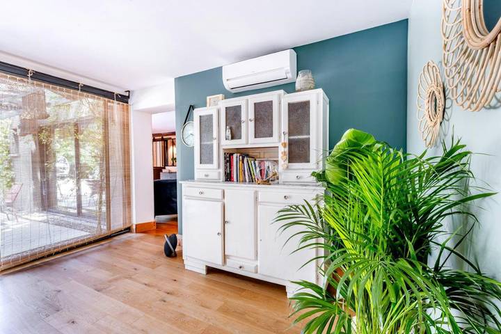 Location de vacances pour 6 personnes, avec terrasse ainsi que jardin et piscine à Puget - 4